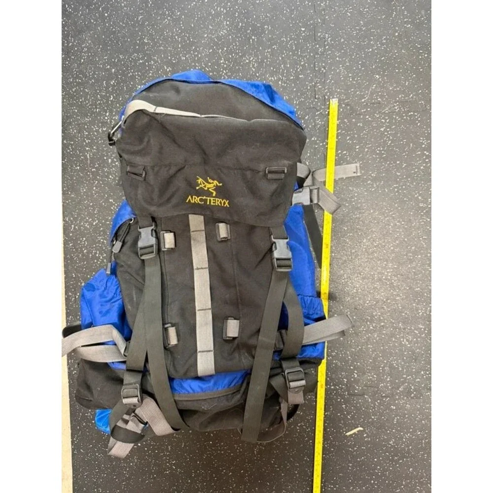 Vintage Arc’teryx Bora Hiking Backpack Black Blue Large Trekking Pack